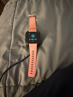 BRAND NEW Fitbit Versa 4 Smartwatch – Fitness & Health Tracker