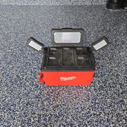 Milwaukee M18 Pack Out Light
