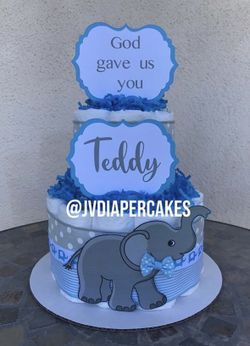 Supper cute boy elephant diaper cake great for baby showers