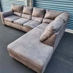 Sectional Couch With Delivery 
