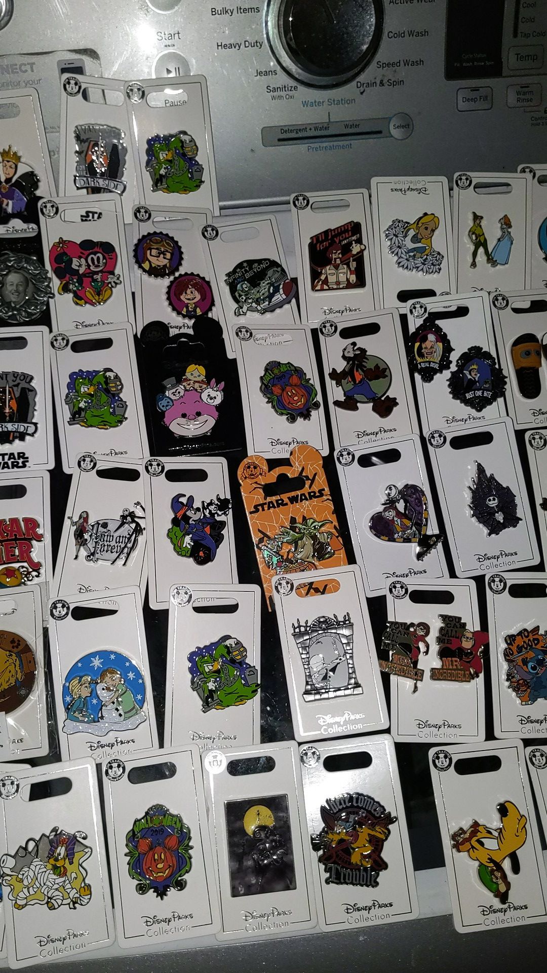 Disney collectible pins new 5$ each