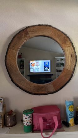 Round mirror