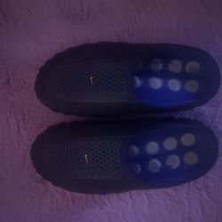 Nike minds only wore 5 times navy blue 203$ original market price