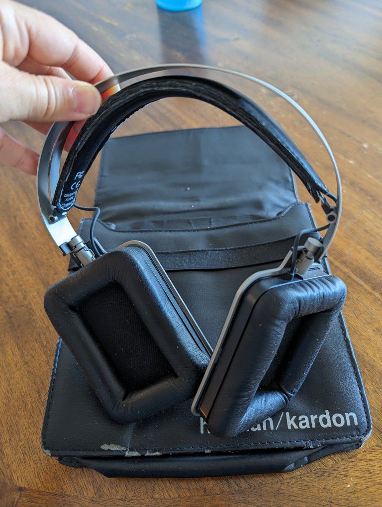 Harman Kardon Active Noise Cancelling Headphones 
