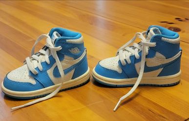 Air Jordan's, blue and white, 6c