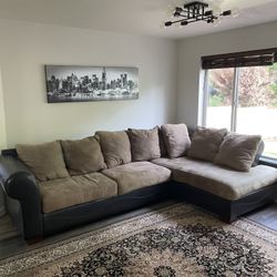 beige/black sofa