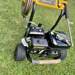 Streamline Tidying with Energy-Saving Power Washers! reach six