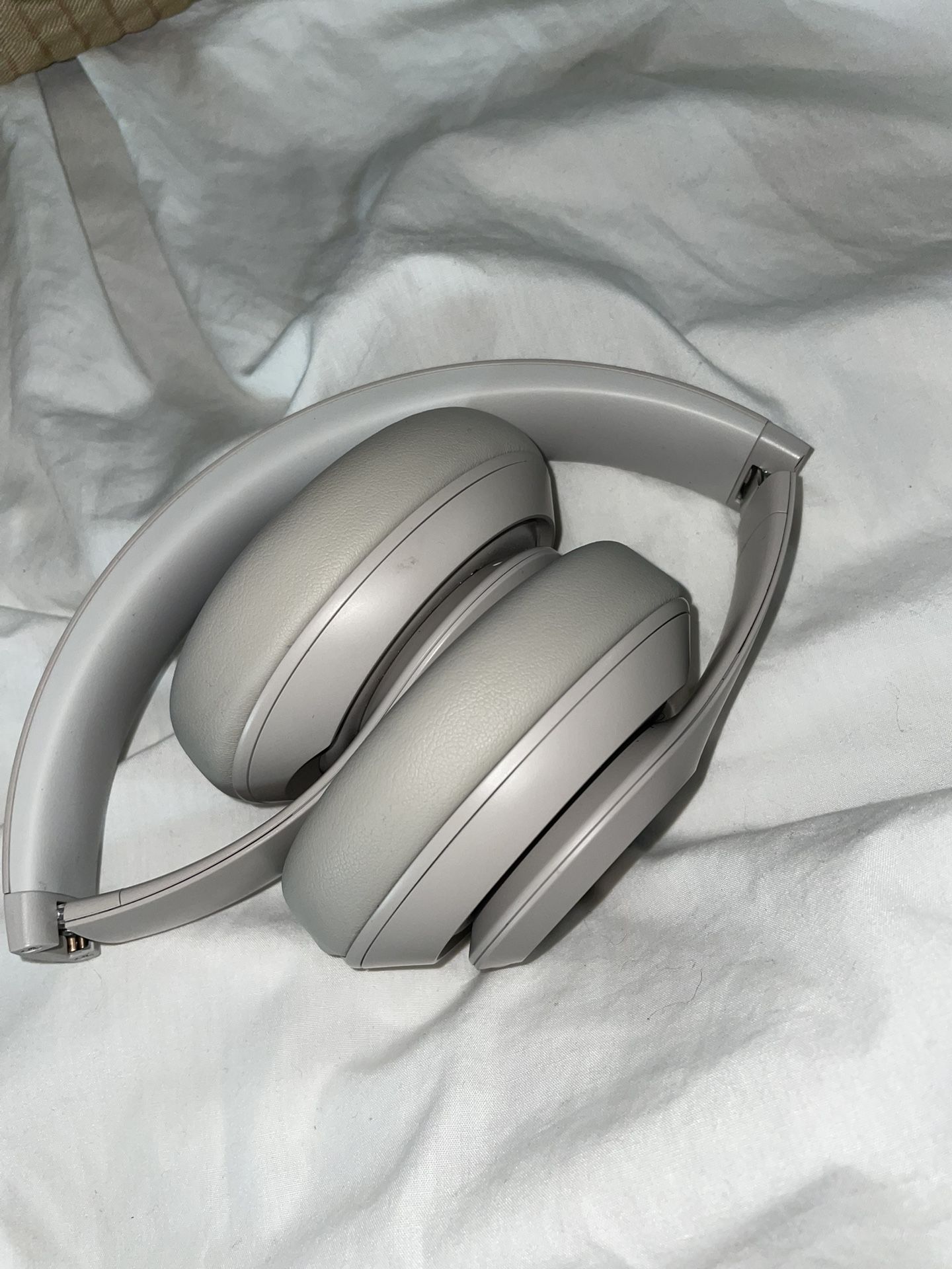 BEATS PRO MAX
