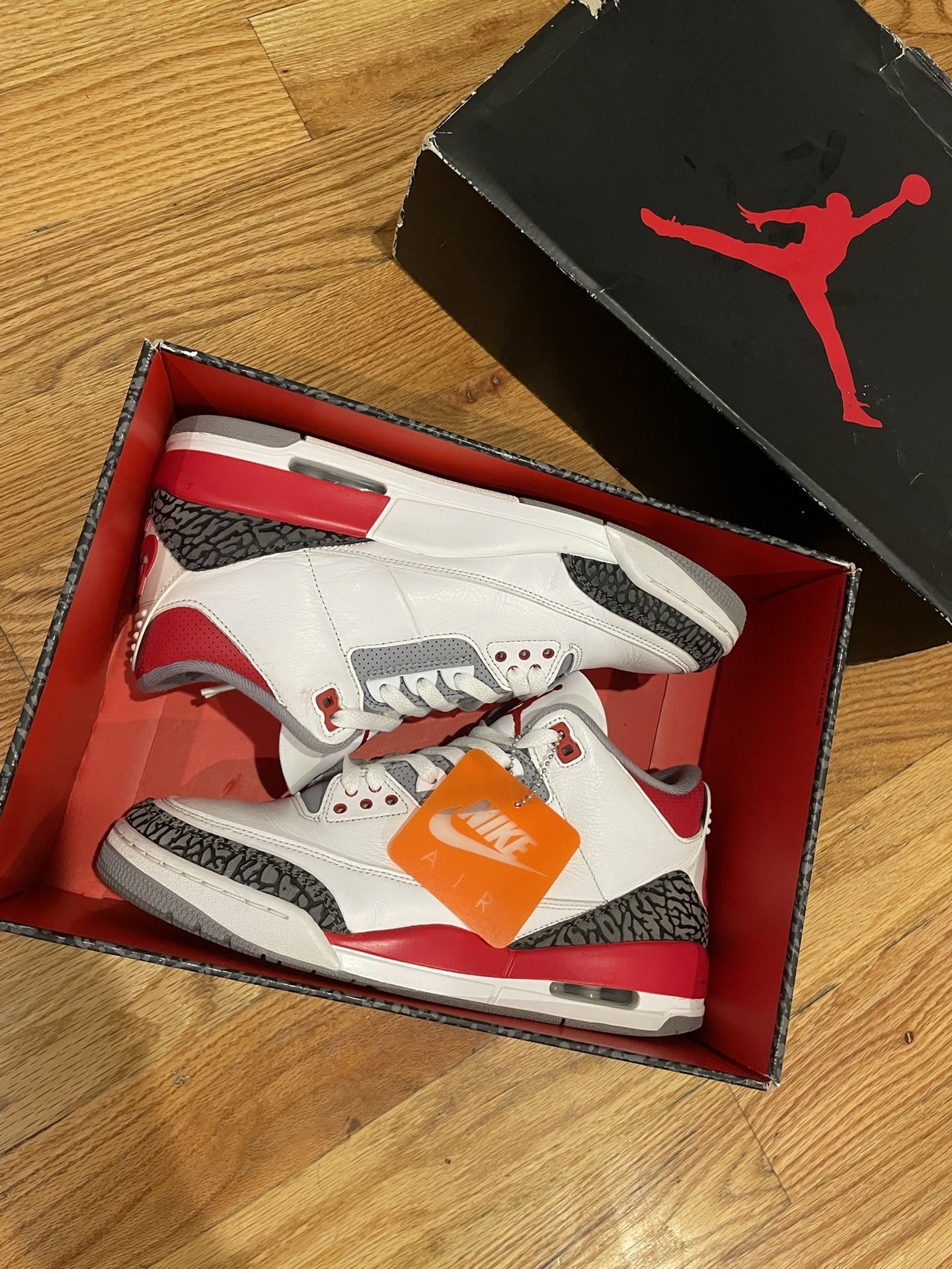 Jordan 3 Retro Fire Red 2022