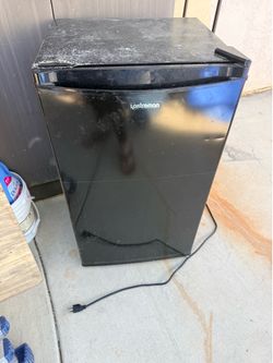Mini fridge