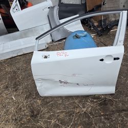 2020-2025 Toyota Corolla front Driver side door with demaged 
F21026