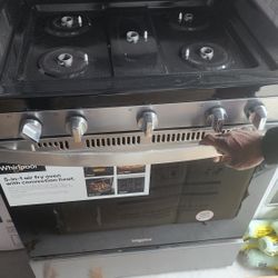 Whirlpool Gas Stove With Air Fryer Build In