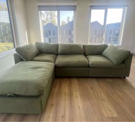 New in Box - Sectional Cloud Couch - free local delivery