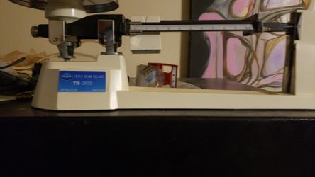 Triple beam balance scale