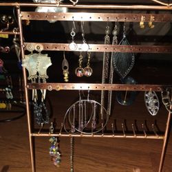 Ear Rings,  Sum Dangelly ,Sum Vintage, Sum Costume