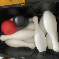 Kids Jumbo Bowling Game. Full Set