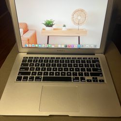 2013 MACBOOK AIR 1.8GHz INTEL i5 CORE 4GB RAM 256GB SSD Normal Battery 13 inches COMES WITH CHARGER 