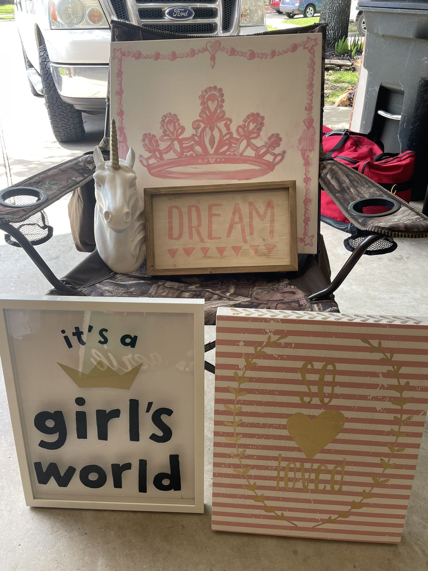 Girl’s Wall Decor