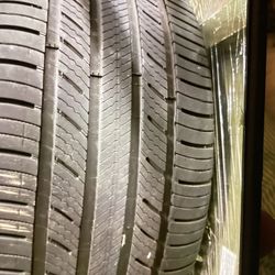 One (1) Michelin Tire Like New Never Plug Or Patch 245/45R17 Asking $100.