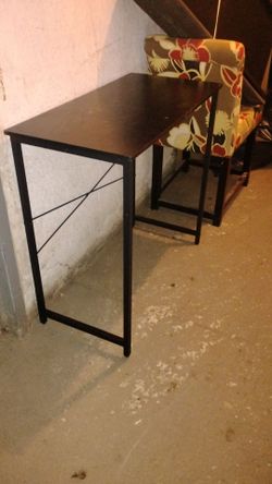 Computer table