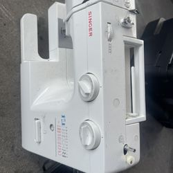 SINGER Sewing Machine 