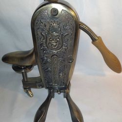 Le Grape Wine Bottle Uncork Machine Opener Counter Mount Cork Remover