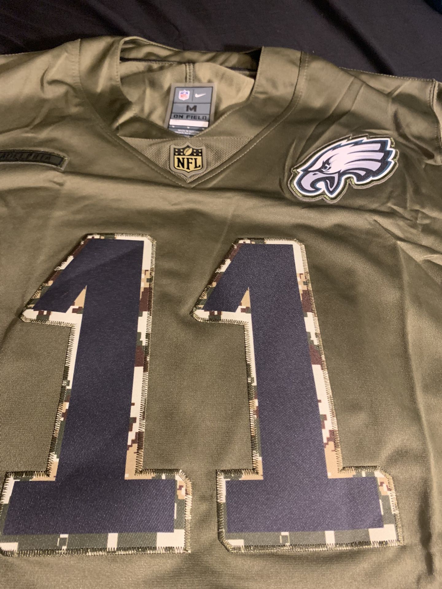 AJ Brown Philadelphia Eagles Salute To Service Jersey Men's Size Medium for  Sale in Edgewater Park, NJ - OfferUp