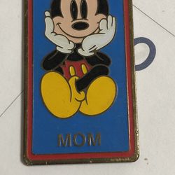 Vtg Disney World Mickey Mouse “Mom” Keychain