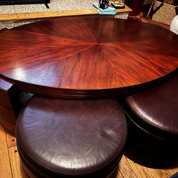 Oval Cocktail Table w Nesting rolling Stools 