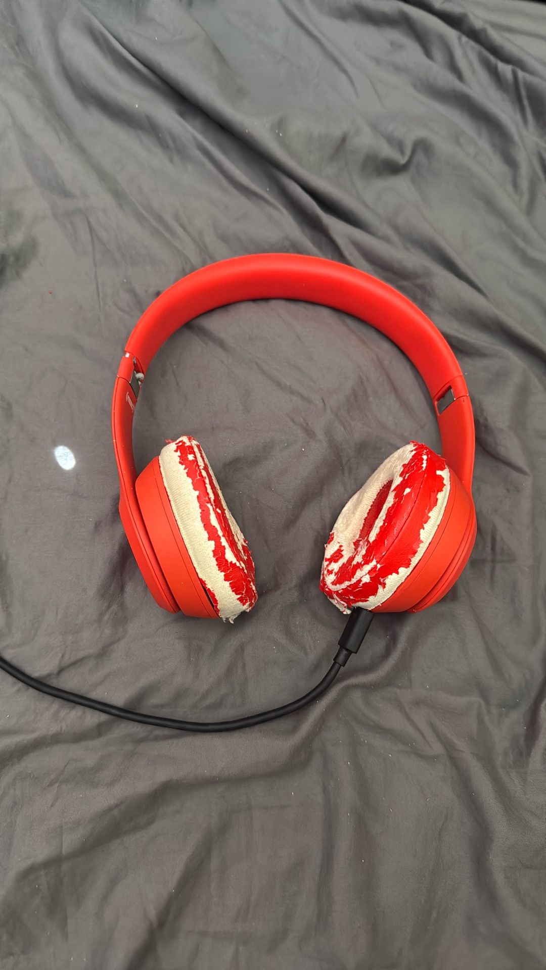 Beats Solo 3 Product Red