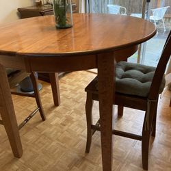 Oak Pub Table With 2 Chairs 