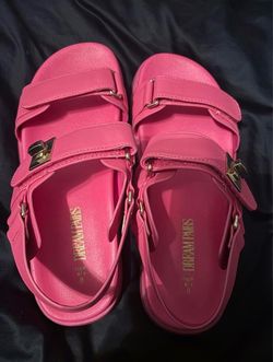 Dream Pairs Pink Sandals with Gold Buckles