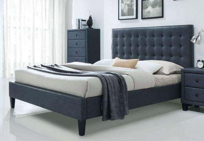 QUEEN SIZE GRAY BONDED LEATHER TUFTED BED