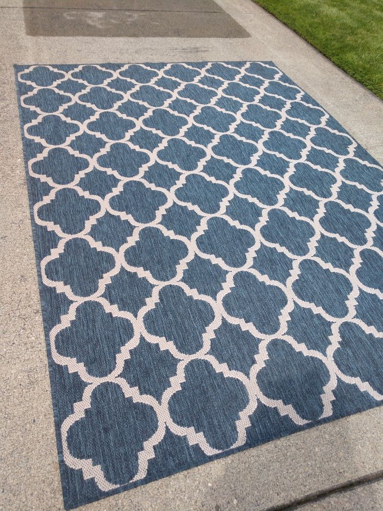 Outdoor Rug 5x7 for Sale in Puyallup, WA OfferUp