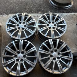 I will sell original Cadillac XT5, XT6, R18 rims, a set of 4 pieces, condition with mileage. Cadillac XT5, XT6