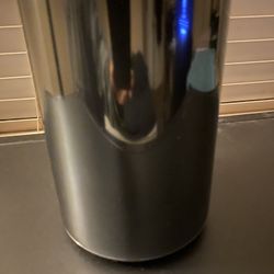 Apple Mac Pro 6,1