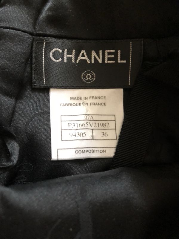 Chanel pencil skirt (never been worn)