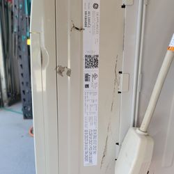 Excellent Condition HE 10,000BTU Window AC with Remote Control $150