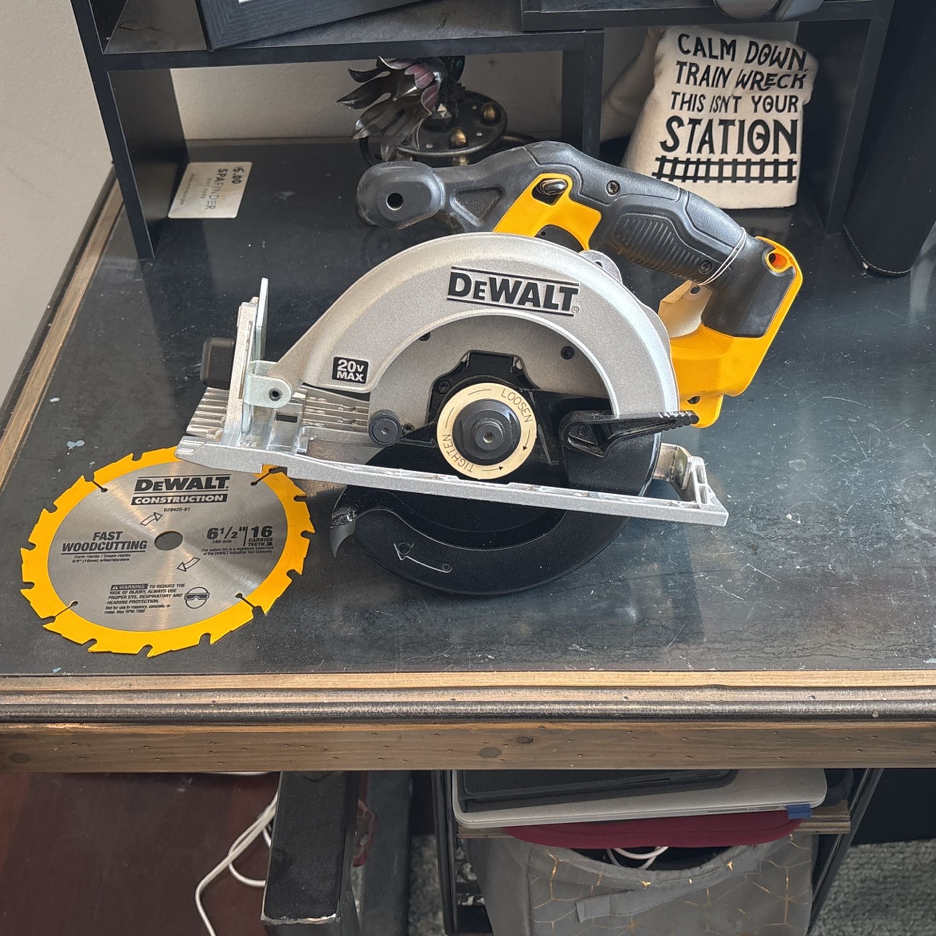 DeWALT Circular Saw Cordless