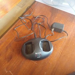 COBRA RADIO CHARGER -NO RADIOS