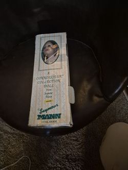 Sarah A Connoisseur Collection Doll From Seymour Mann