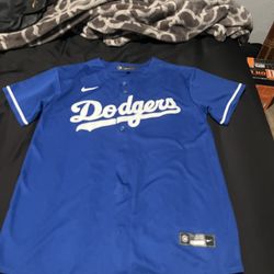 Size large dodger jersey
