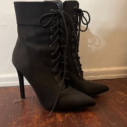 3 -4 In Heel Boots Size 8