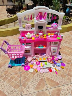 Kids kitchen... included everything toys