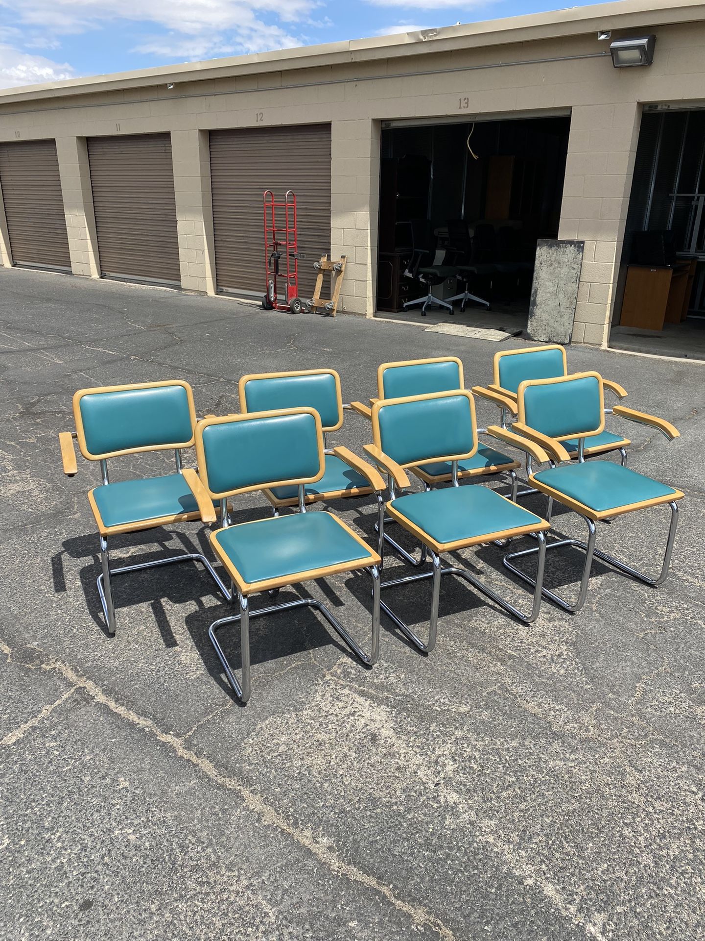 7 Awesome Retro Chairs Good Condition 35 Each for Sale in El Paso