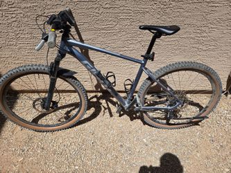 Large Giant Talon 29 1x9 gears mountain bikes