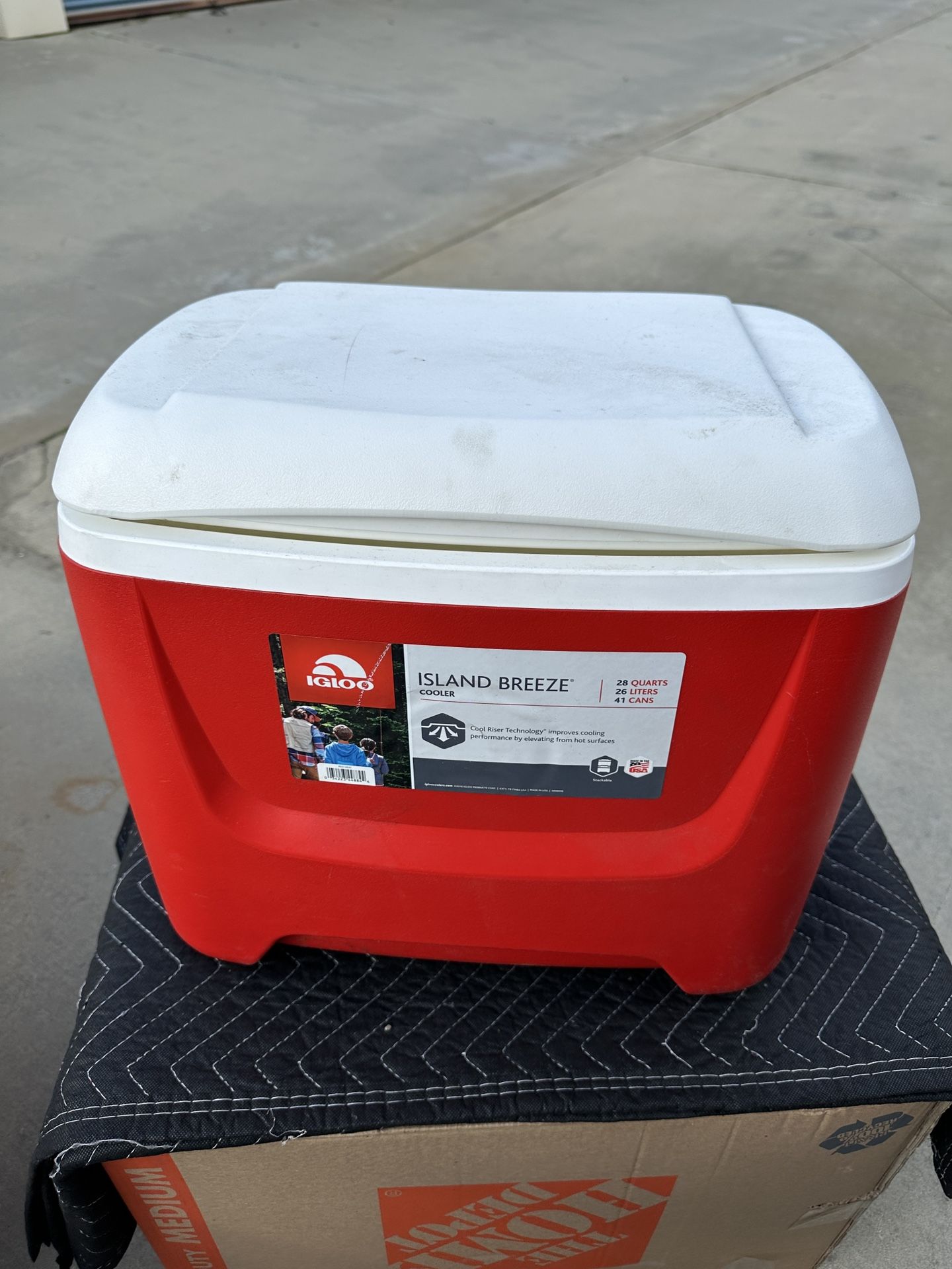 Igloo Island Cooler 28 Qt.