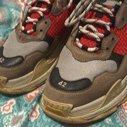 NEED GONE ASAP Balenciaga Triple S Size 9-9.5