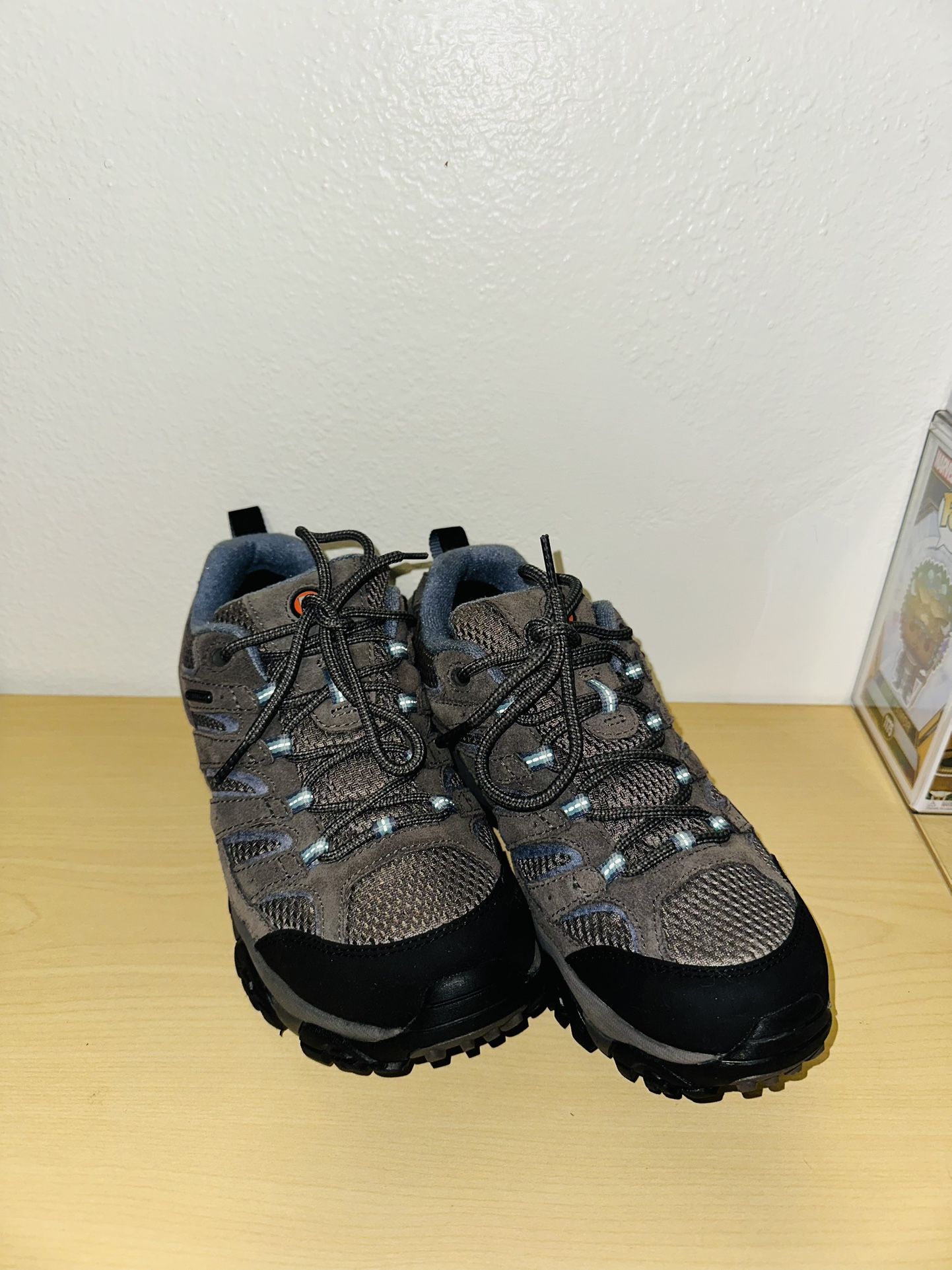 Merrell Moab 2 Waterproof Women’s Hiking shoes Size 7.5