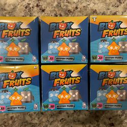 Blox Fruits 4" Deluxe Mystery Plush Sealed New In Box with ROBLOX CODES IN HAND